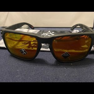 NEW OAKLEY HOLBROOK SUNGLASSES BLACK CAMO PRIZM RUBY OO9102-E955 AUTHENTIC